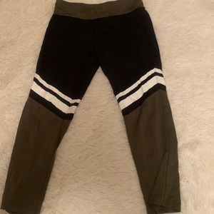 Work out yoga pants size medium